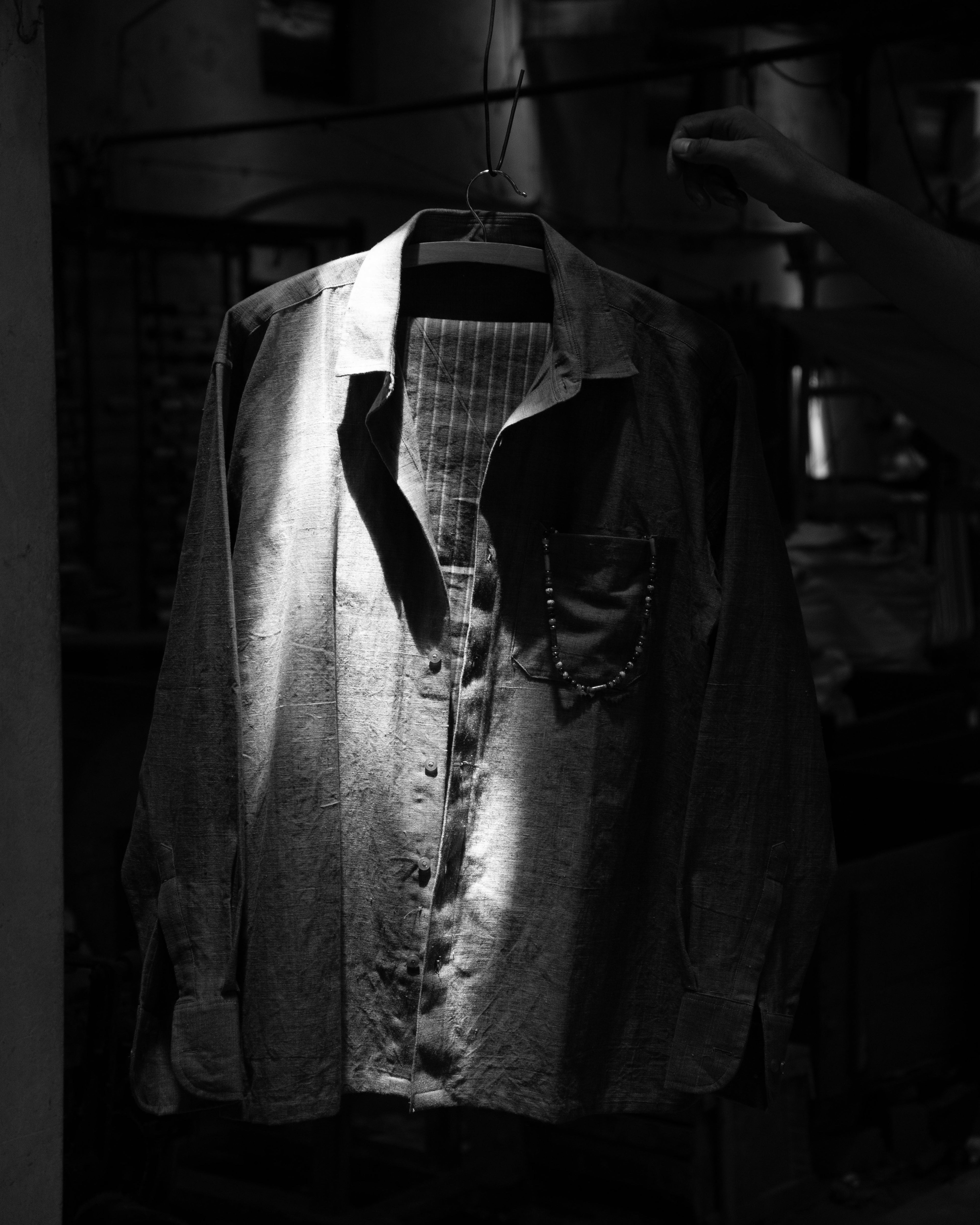 The Difference Between Handloom and Powerloom: Why It Matters When You Buy | Kaaro - Kaaro